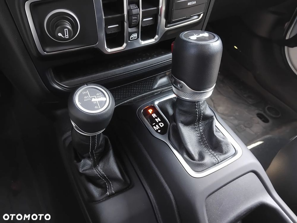 Jeep Wrangler Unlimited GME 2.0 Turbo Sahara - 15