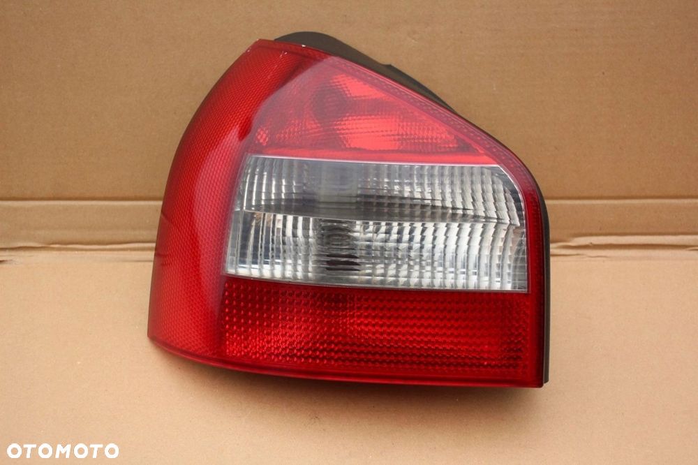 Lampa tył tylna LEWA lewy tył AUDI A3 8L HB 3D LIFT 8L0945095B - 1