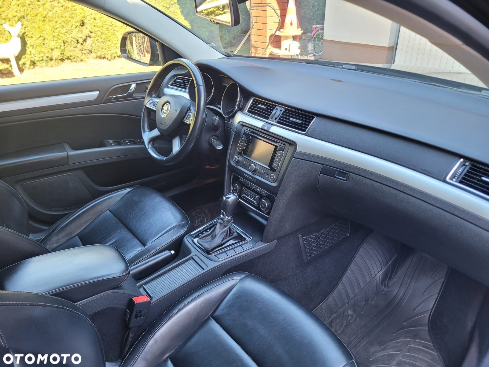 Skoda Superb 2.0 TDI DSG Elegance - 26