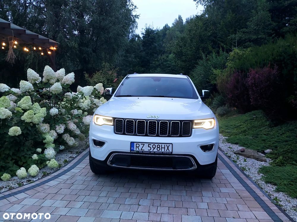 Jeep Grand Cherokee - 15