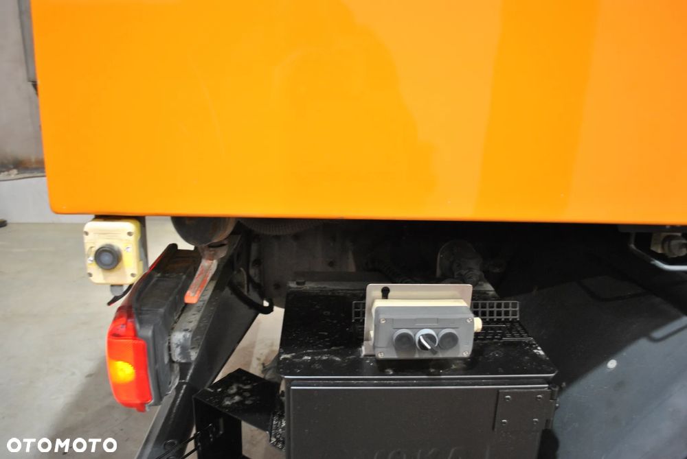 MAN TGM 18.240 Zamiatarka BEAM 8000 Szczotki L/R Karcher 2 Silniki - 8