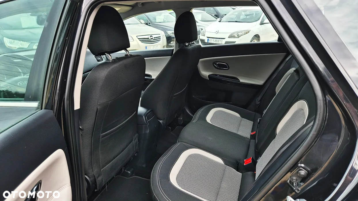 Kia Ceed Cee'd 1.6 GDI XL - 30