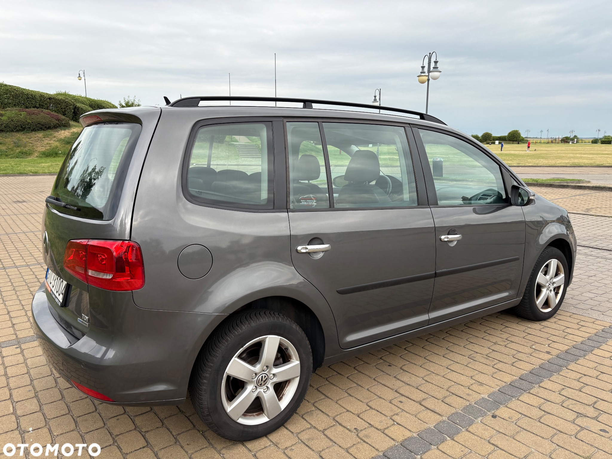 Volkswagen Touran - 13