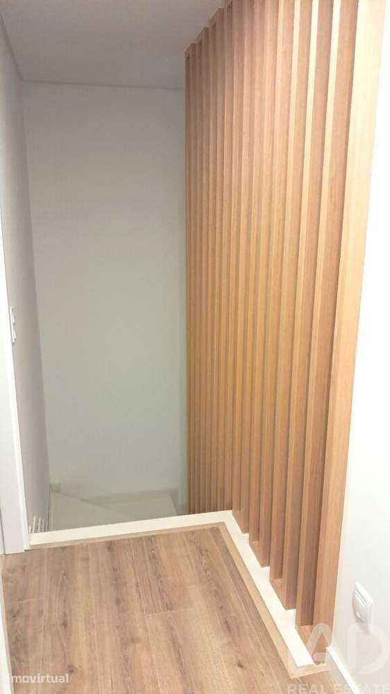 Casa T4 em Charneca De Caparica E Sobreda de 213,00 m2 - Grande imagem: 5/13