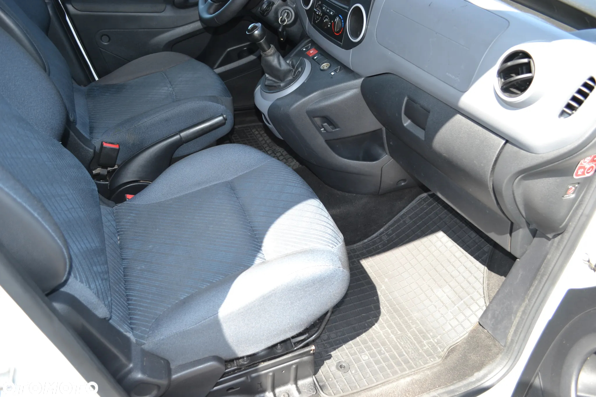 Peugeot Partner 1.6 HDi Presence - 17
