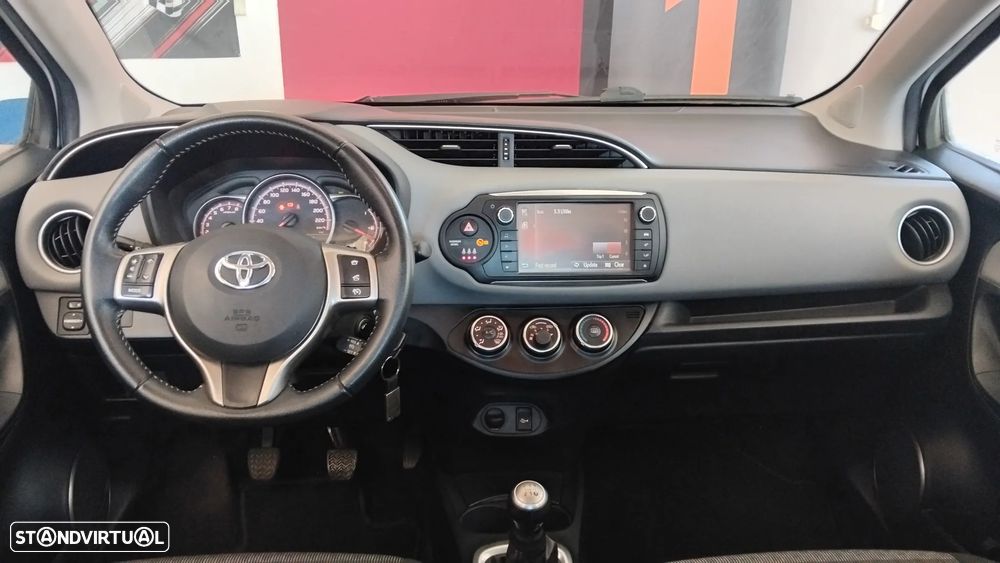 Toyota Yaris 1.0 VVT-i Comfort+P.Style - 11