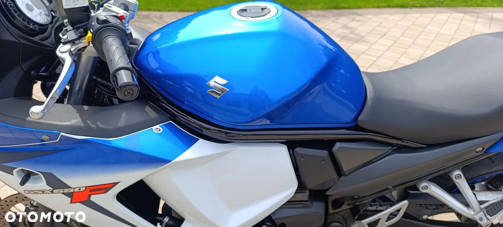 Suzuki GSX - 35