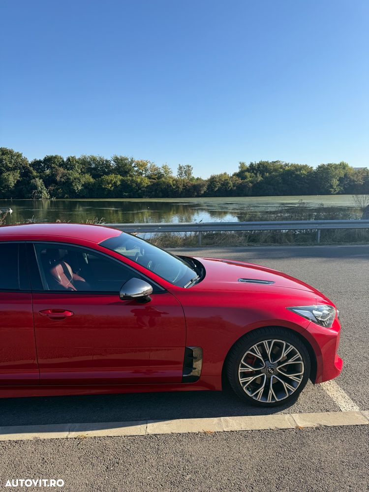 Kia Stinger - 8