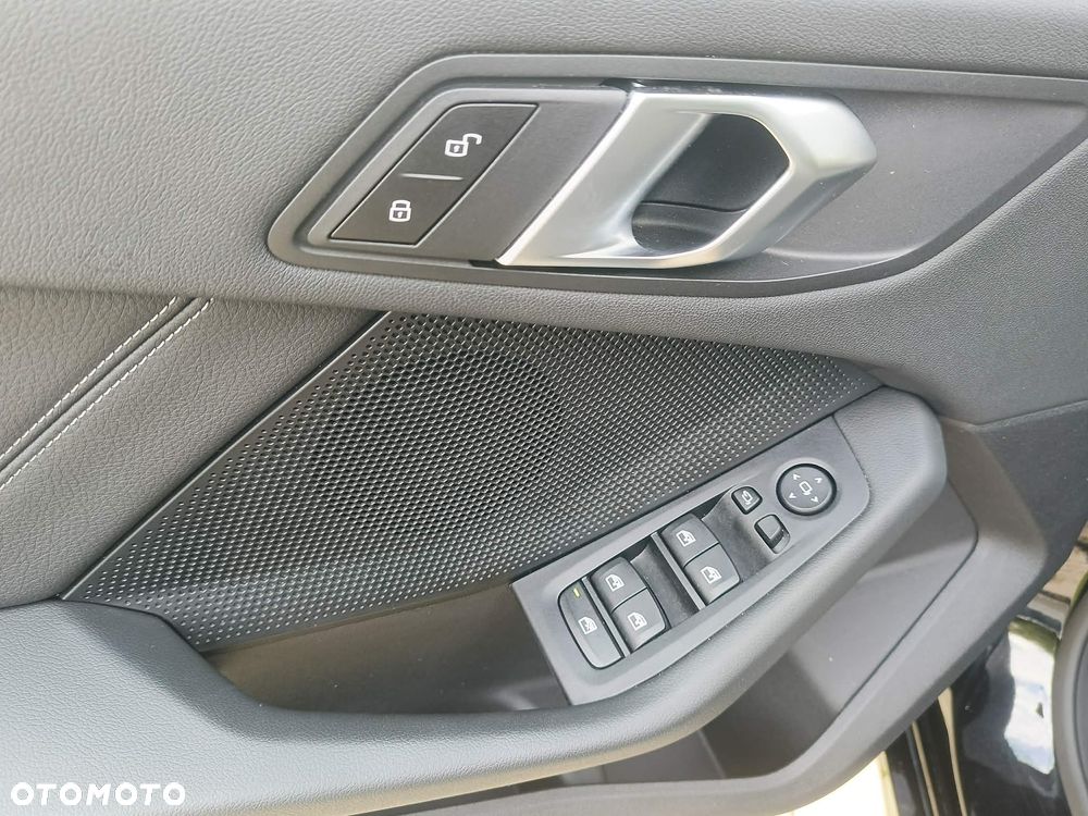 BMW Seria 2 218d Sport Line sport - 30