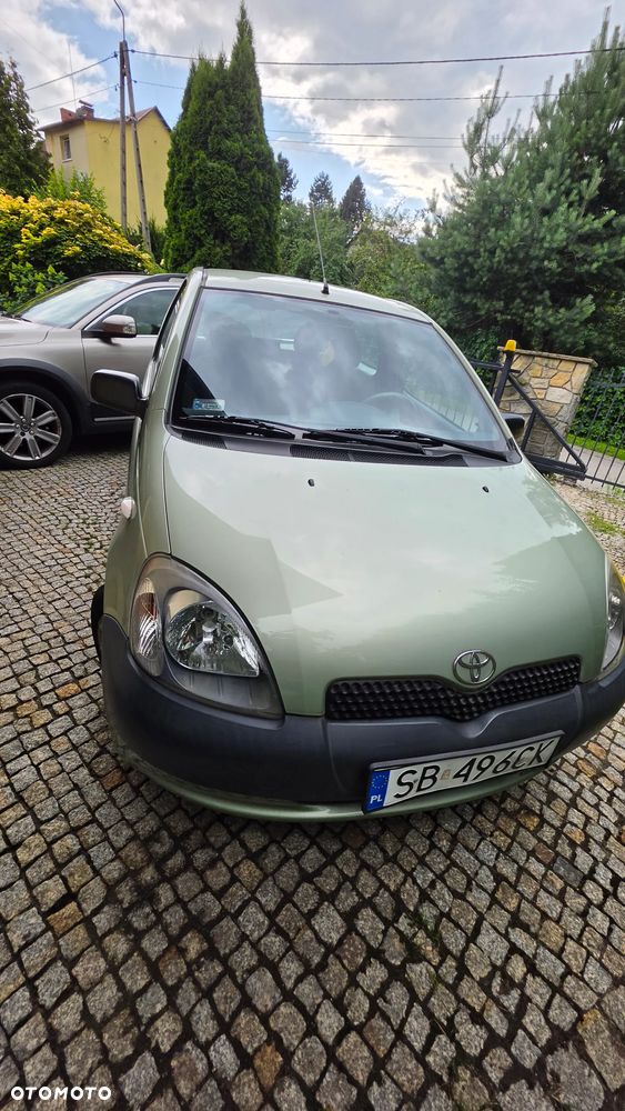 Toyota Yaris 1.0 Base - 2