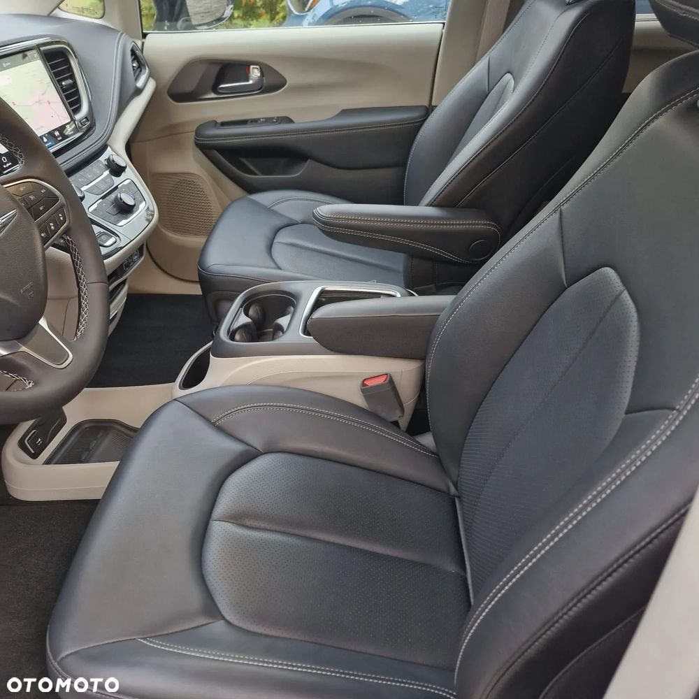 Chrysler Pacifica - 9