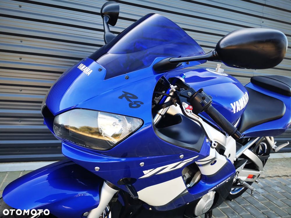 Yamaha R6 - 11