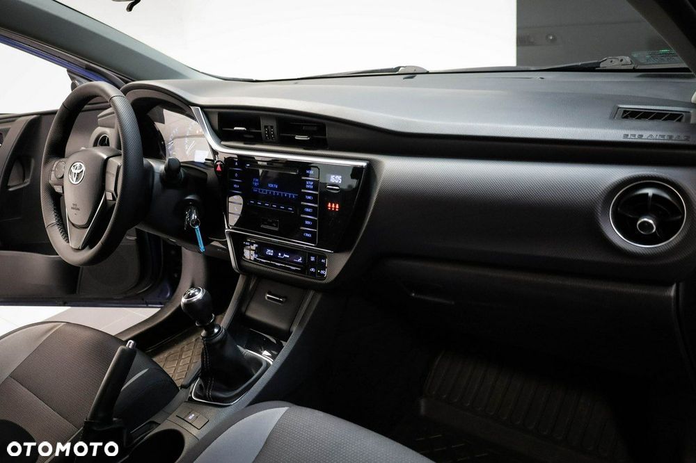 Toyota Auris - 18