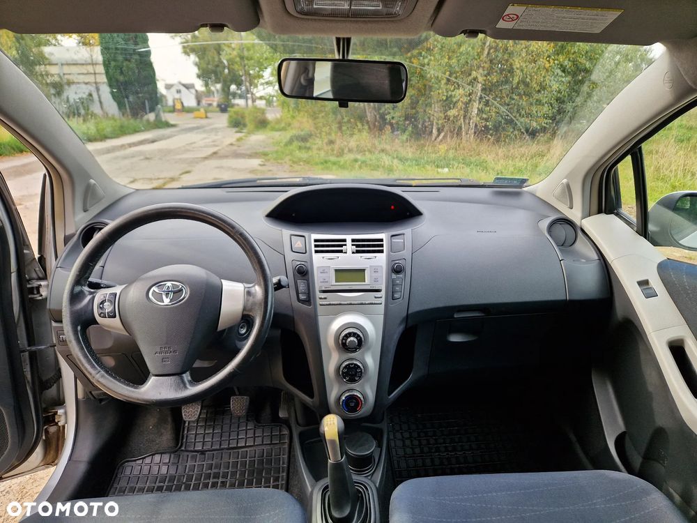 Toyota Yaris - 5