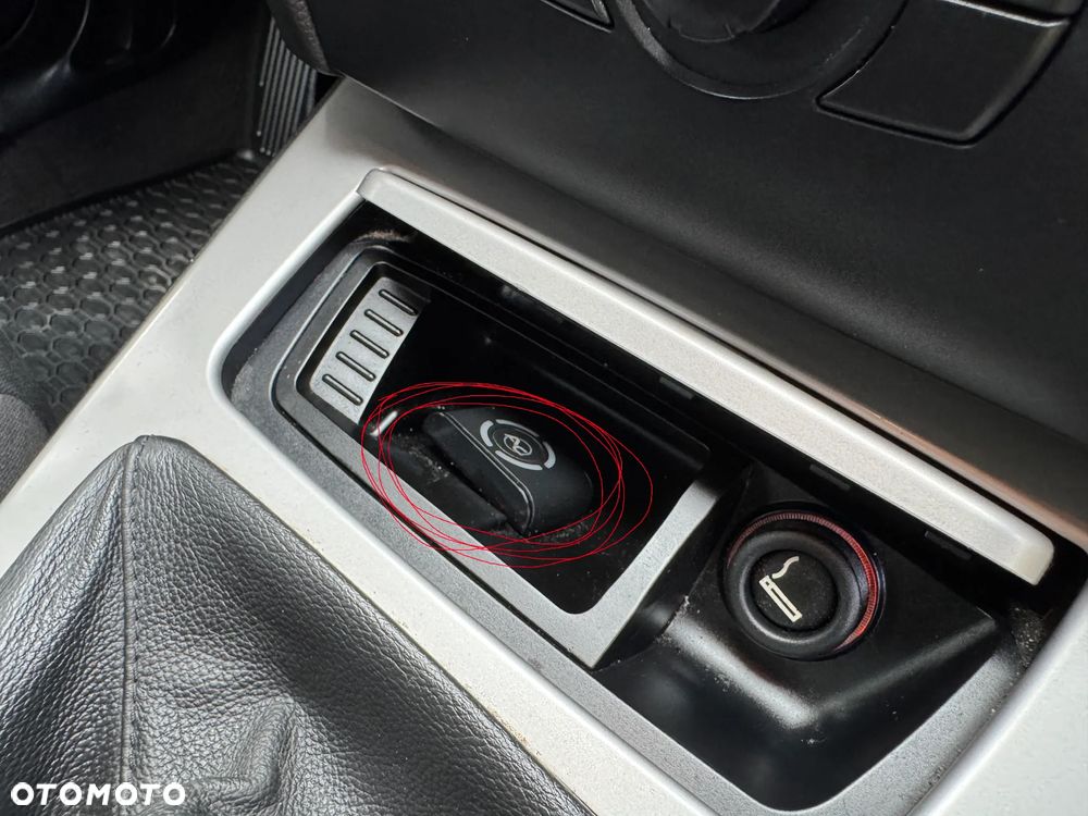 BMW Seria 3 320i Touring - 24