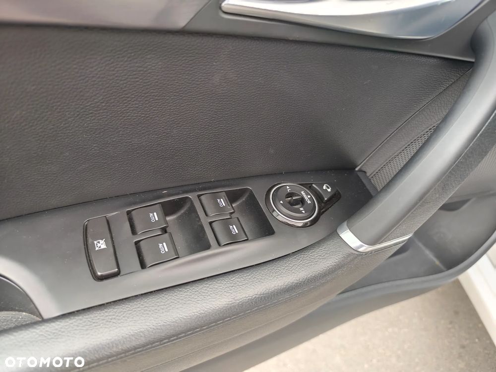 Hyundai i40 Kombi blue 1.7 CRDi DCT Premium - 32
