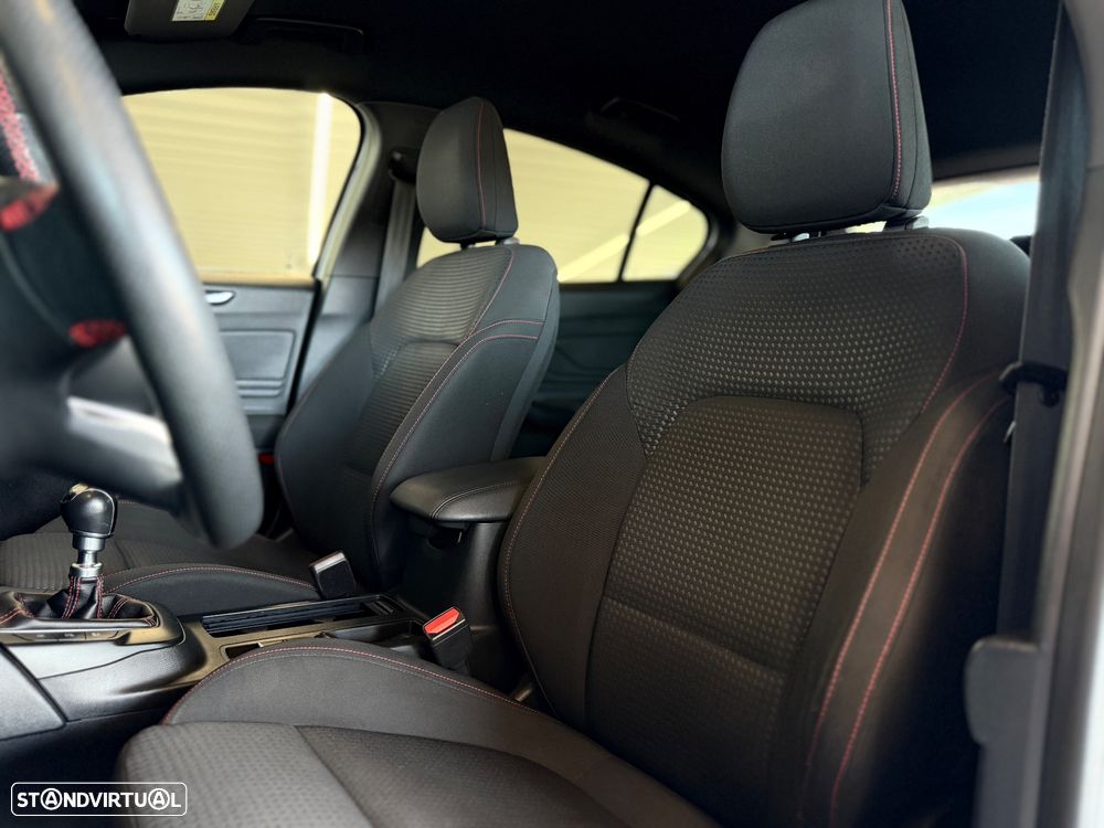 Ford Focus 1.5 TDCi ECOBlue ST-Line - 36