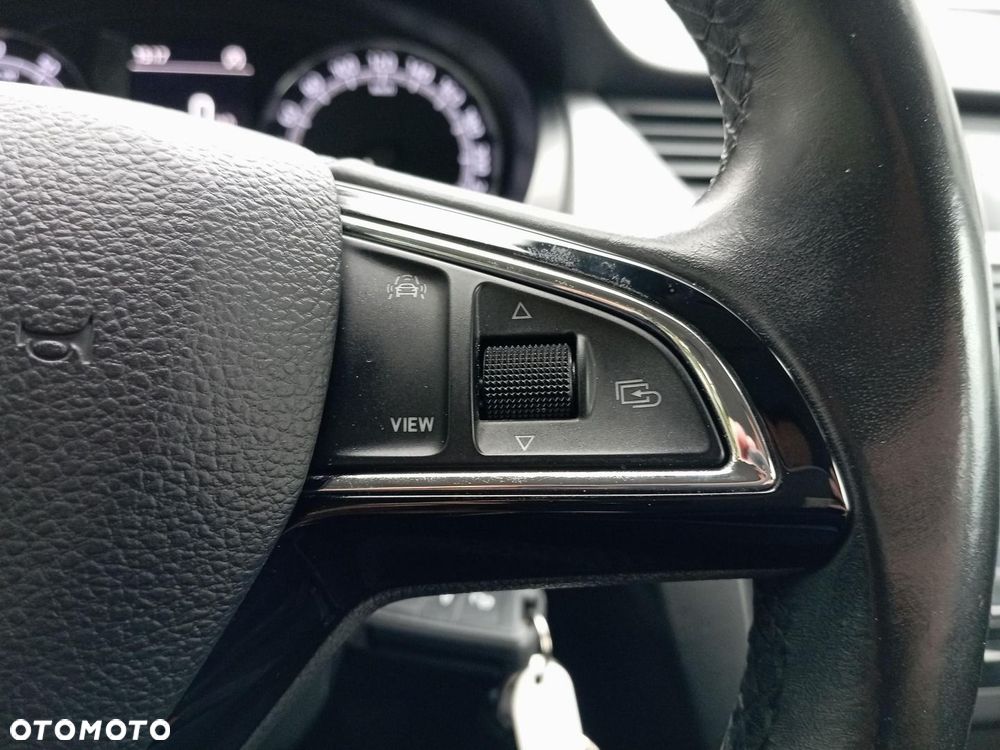 Skoda RAPID 1.0 TSI Ambition - 17