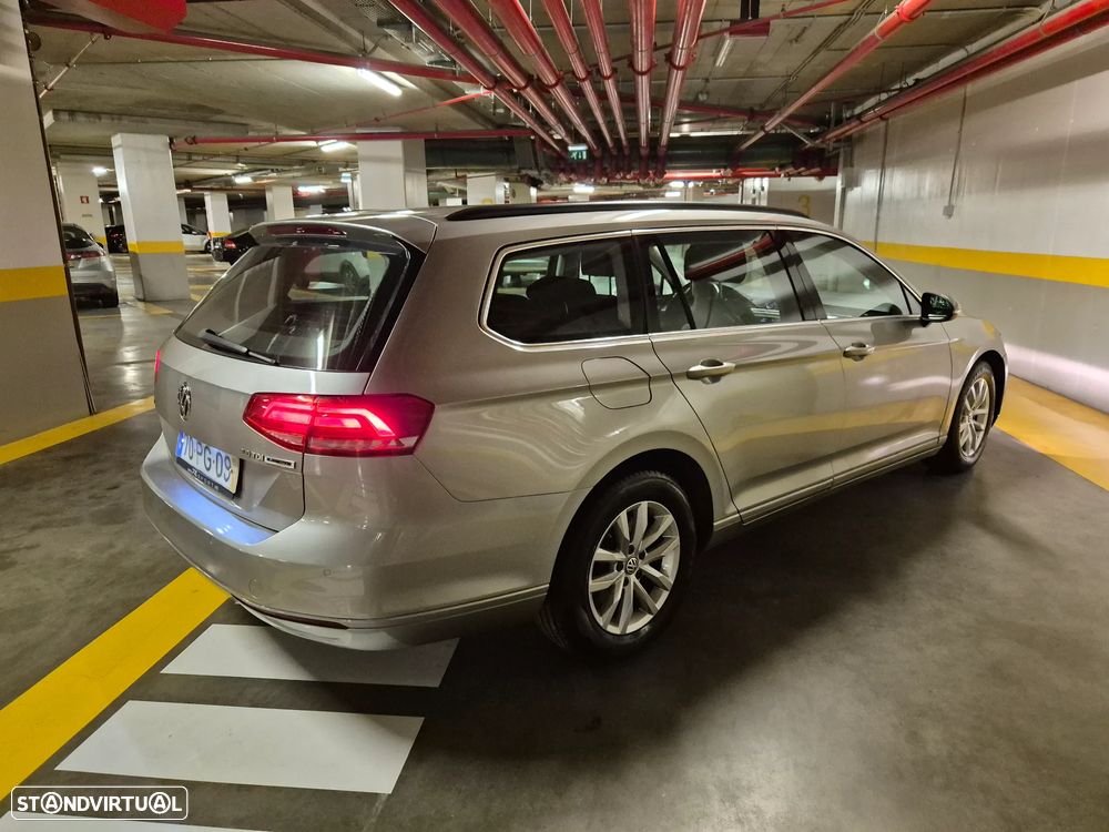 VW Passat Variant 2.0 TDI Trendline - 9