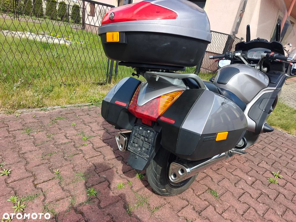 Honda ST - 6