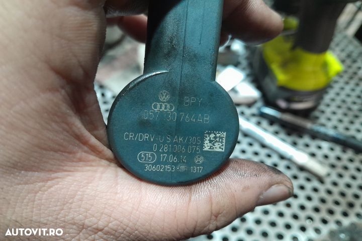 Kit injectie (pompa, rampa, injectoare) 04L130277AJ / 04L089B / 05713 - 4