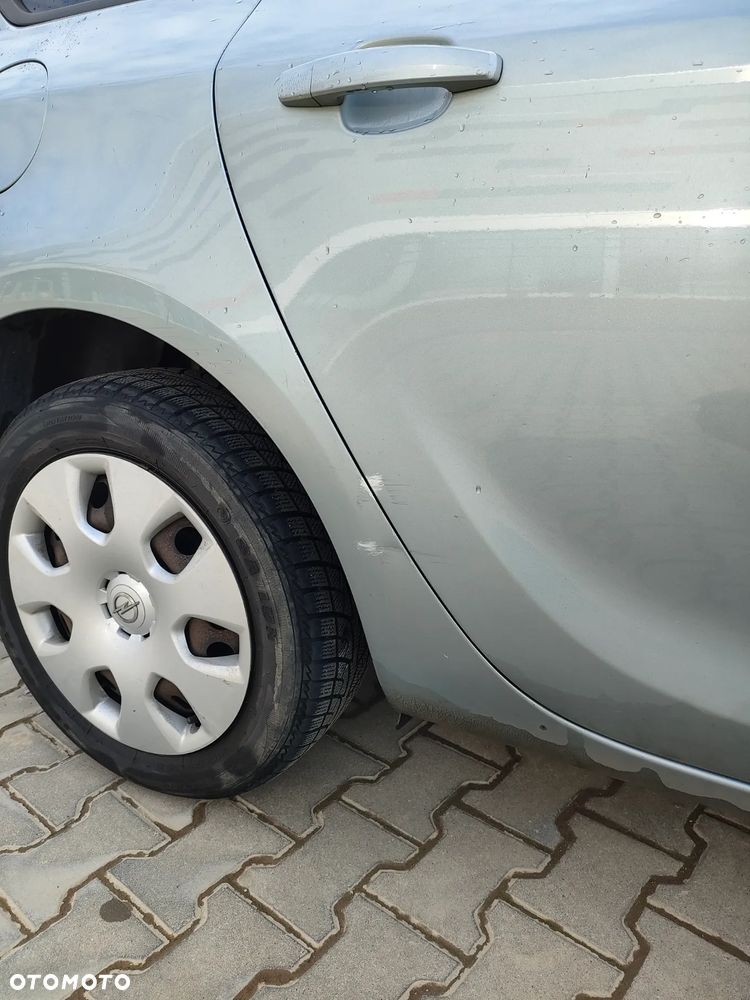 Opel Astra IV 1.7 CDTI Essentia - 14