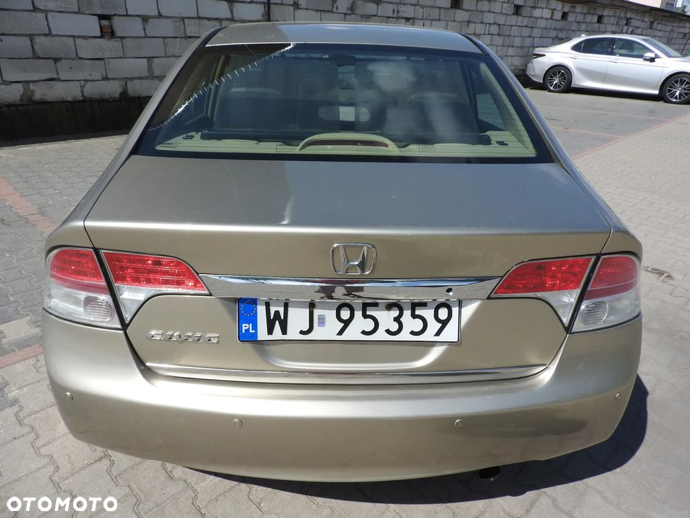 Honda Civic 1.8 Executive - 9
