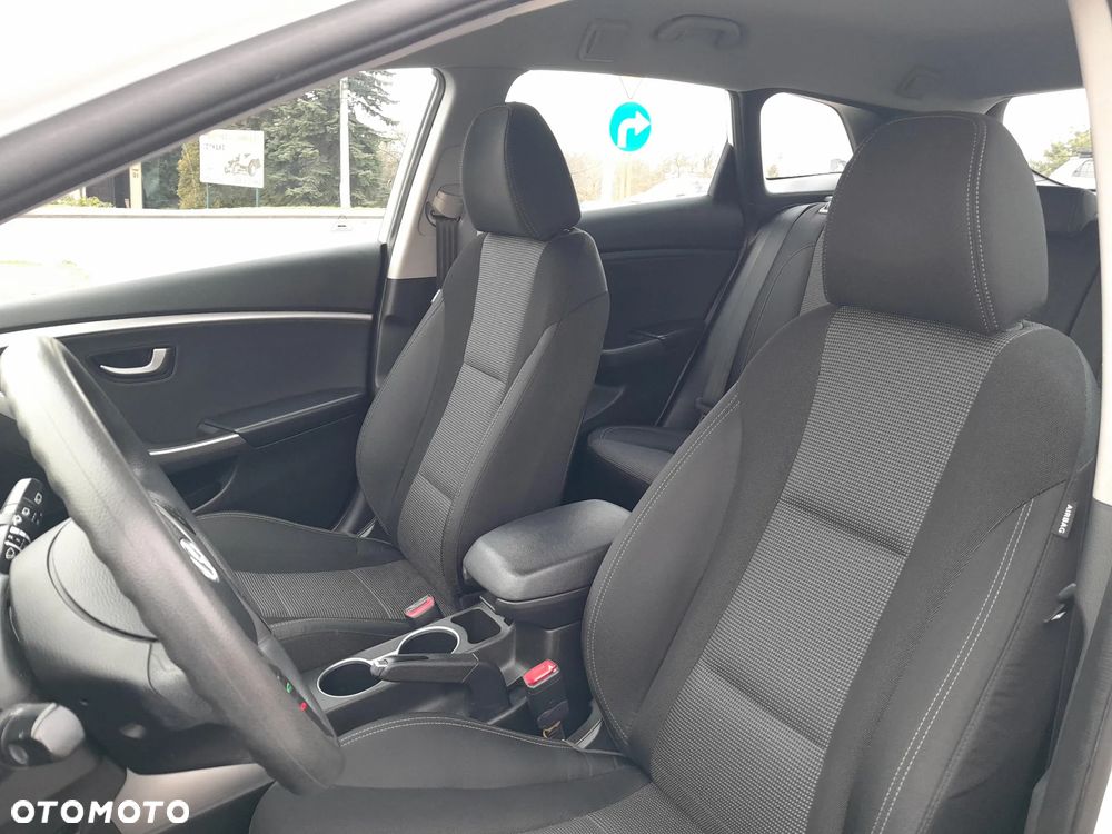 Hyundai i30 1.6 D Comfort - 10