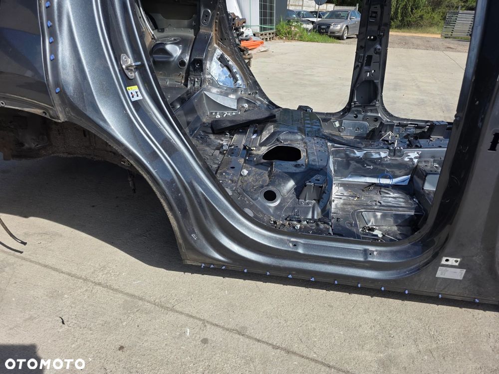 ĆWIARTKA PRÓG PRAWY STRONA PASAŻERA AUDI Q7 4M ORYGINAŁ ! - 3