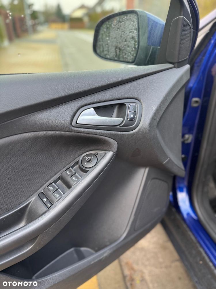Ford Focus - 25