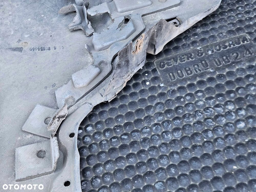Osłona Pampers 8E0863823 Dolna Pod Silnik Wygłuszenie Silnika Audi A4 B6 B7 Sedan Kombi - 34