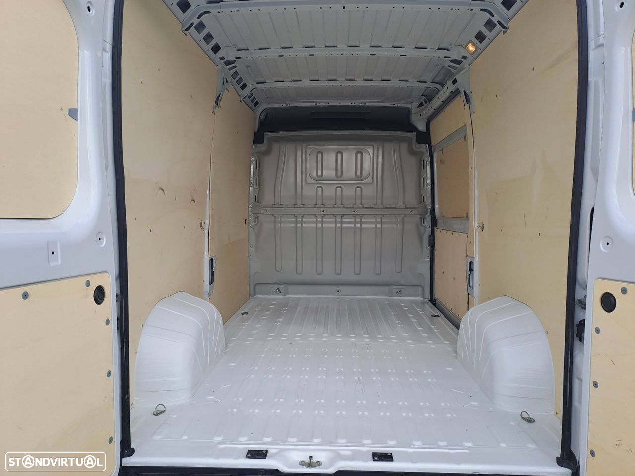 Peugeot Boxer 2.2 BlueHDi 165 S&S 335 L2H2 - 6