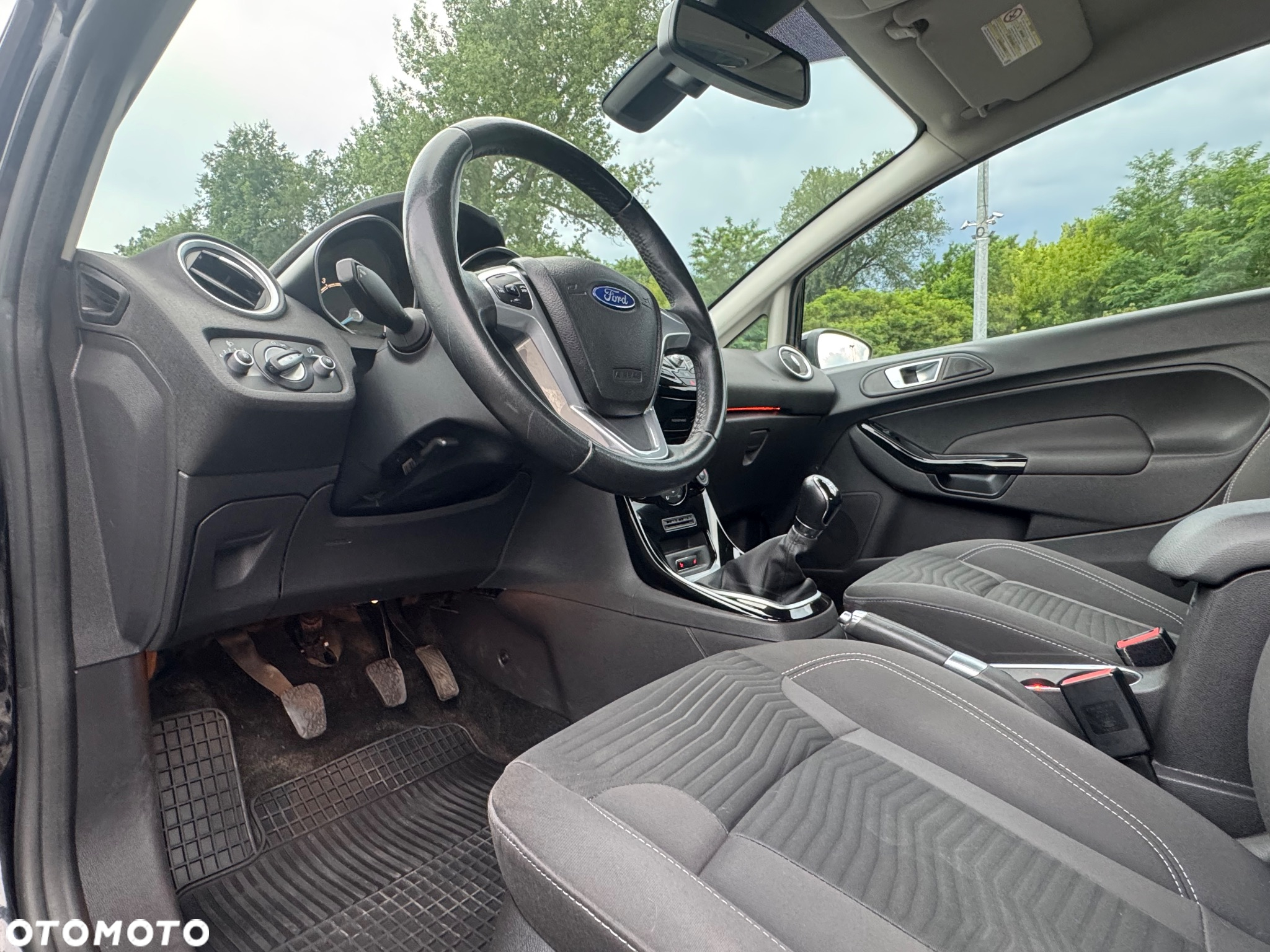 Ford Fiesta 1.0 EcoBoost Titanium - 14