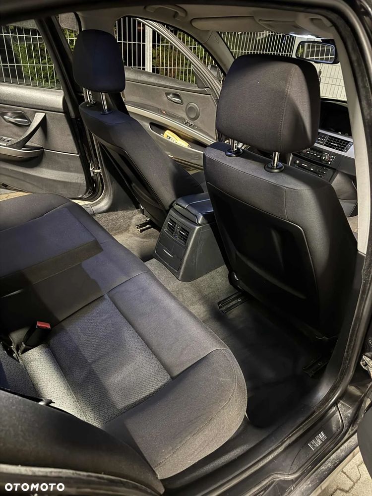 BMW Seria 3 320i - 6