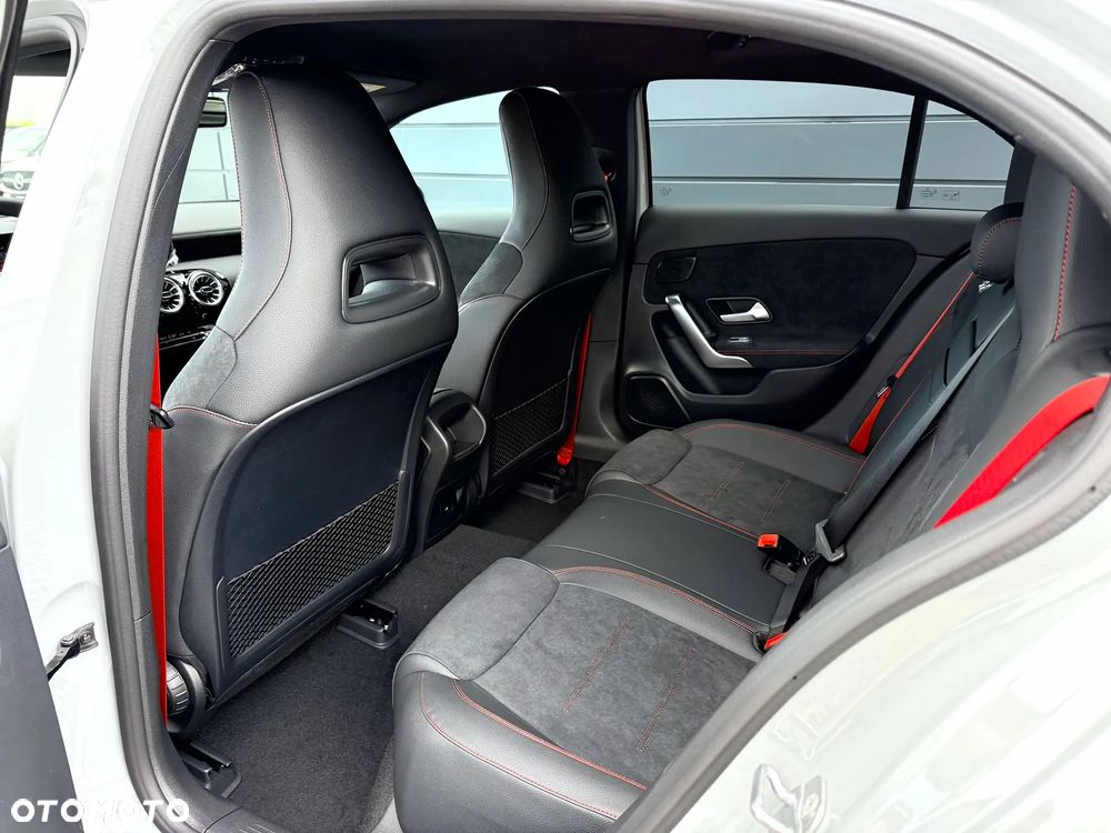 Mercedes-Benz Klasa A 35 AMG 4-Matic 8G-DCT - 14