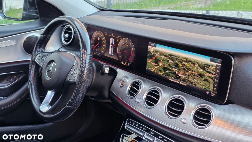 Mercedes-Benz Klasa E 200 4Matic 9G-TRONIC Avantgarde - 22
