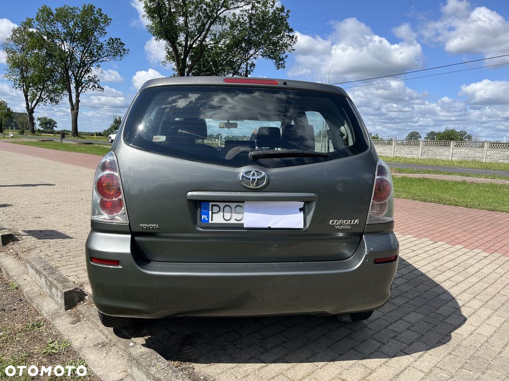 Toyota Corolla Verso 2.2 D-4D Prestige 7os - 9