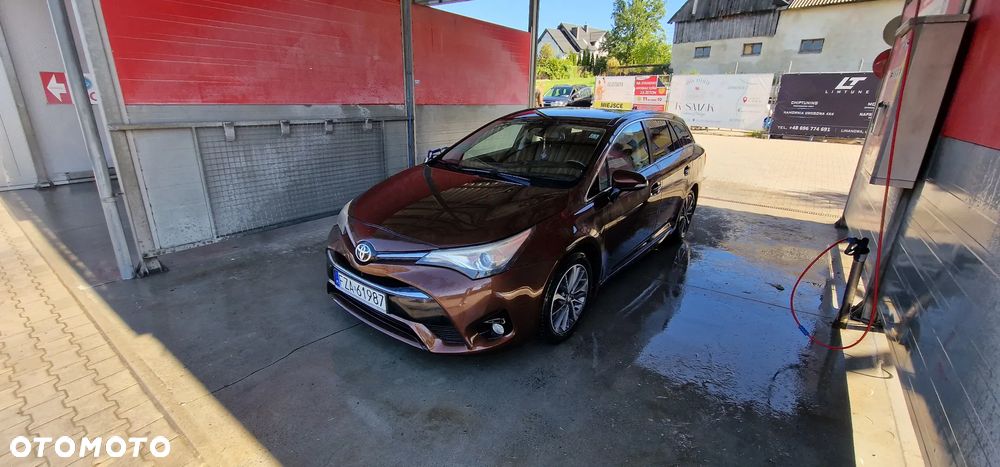 Toyota Avensis 2015 photo 2