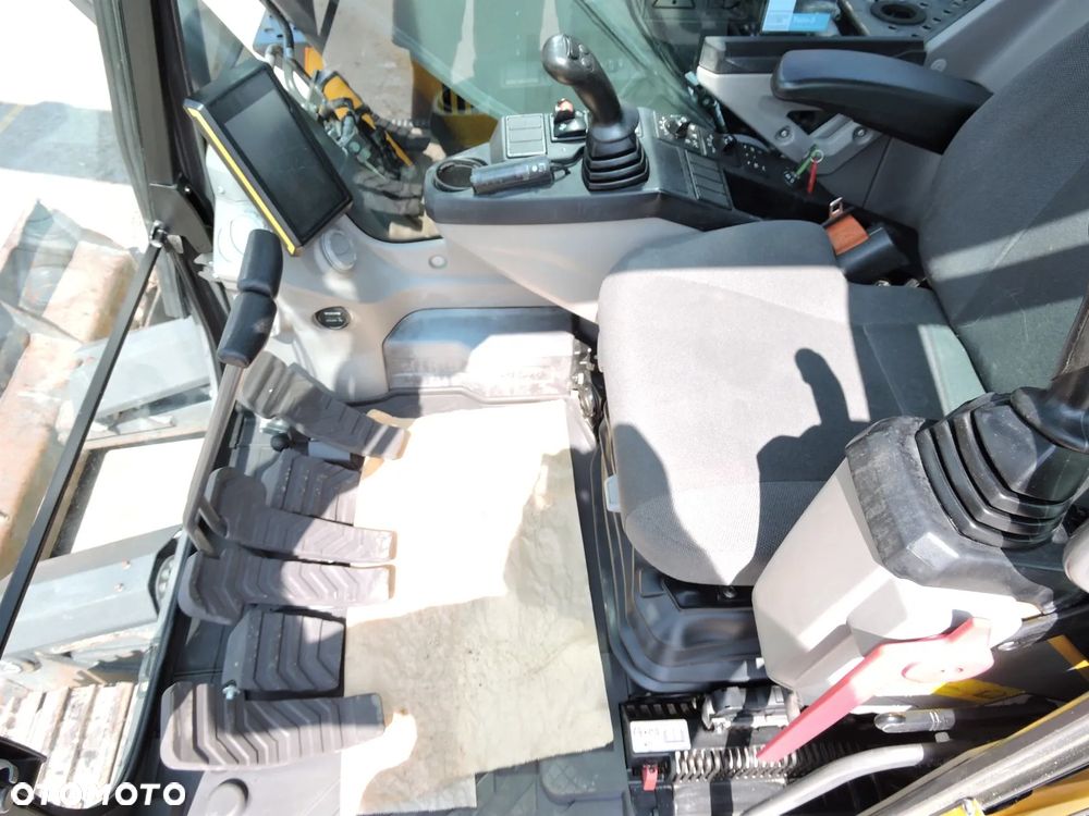 Volvo ECR145 - 28