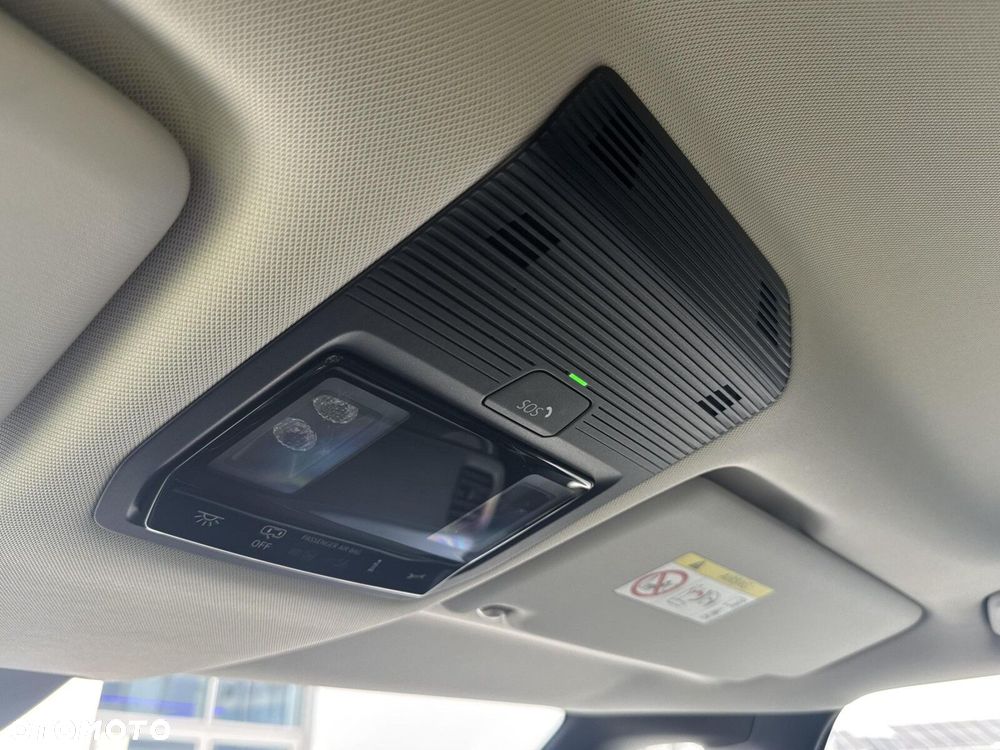 Volkswagen ID. Buzz Cargo 150 kW (204 PS) / skrzynia biegów: automatyczna 1 biegowa rozstaw osi: 2988 mm - 22