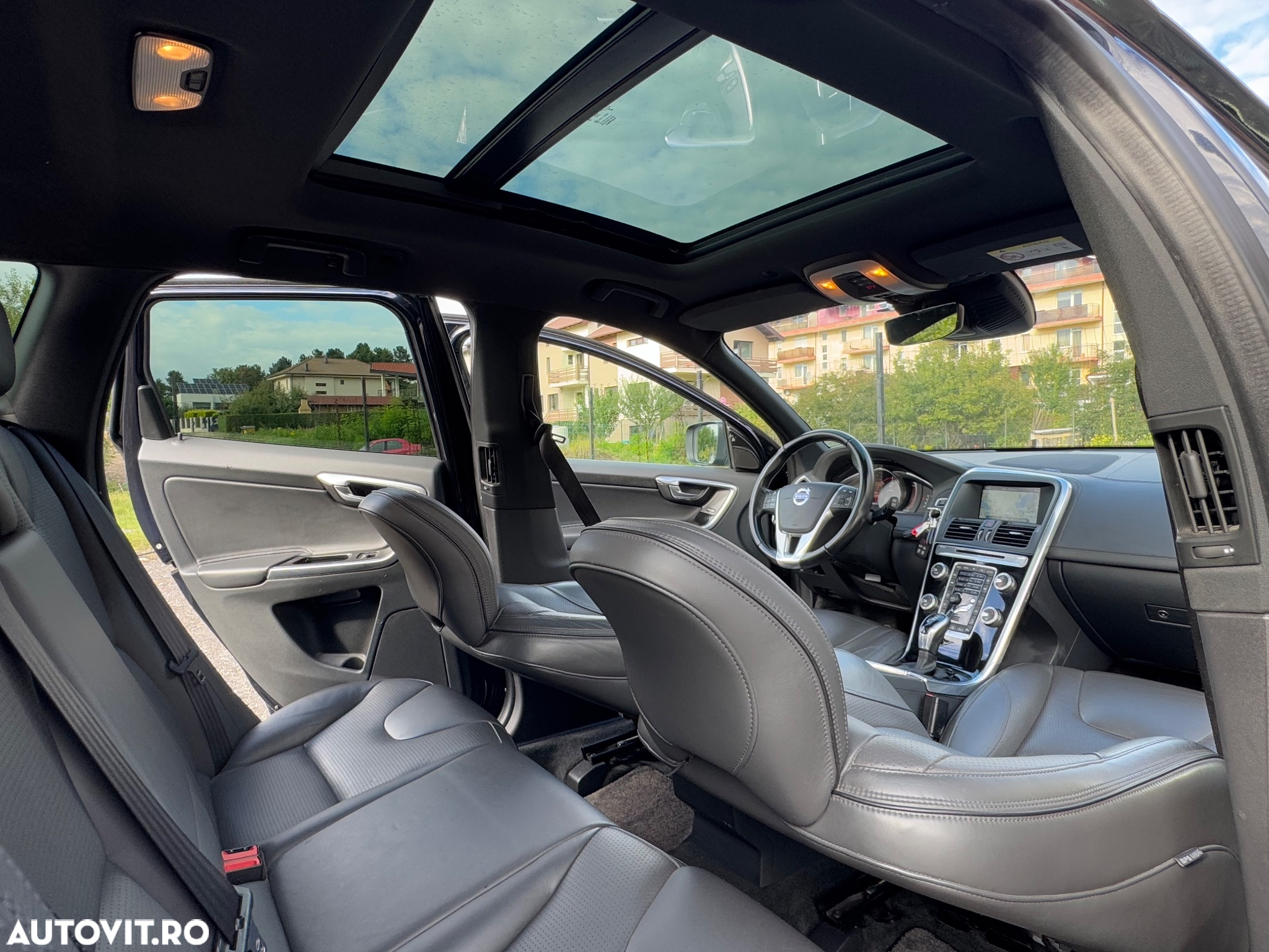 Volvo XC 60 D5 AWD Geartronic Summum - 40