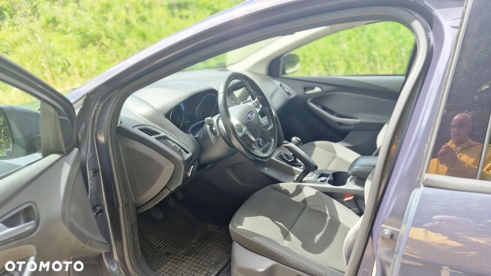 Ford Focus 1.6 Ambiente - 11