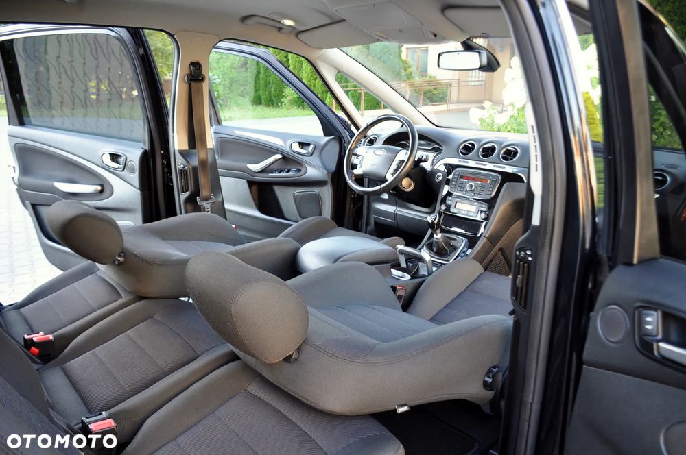 Ford S-Max - 24