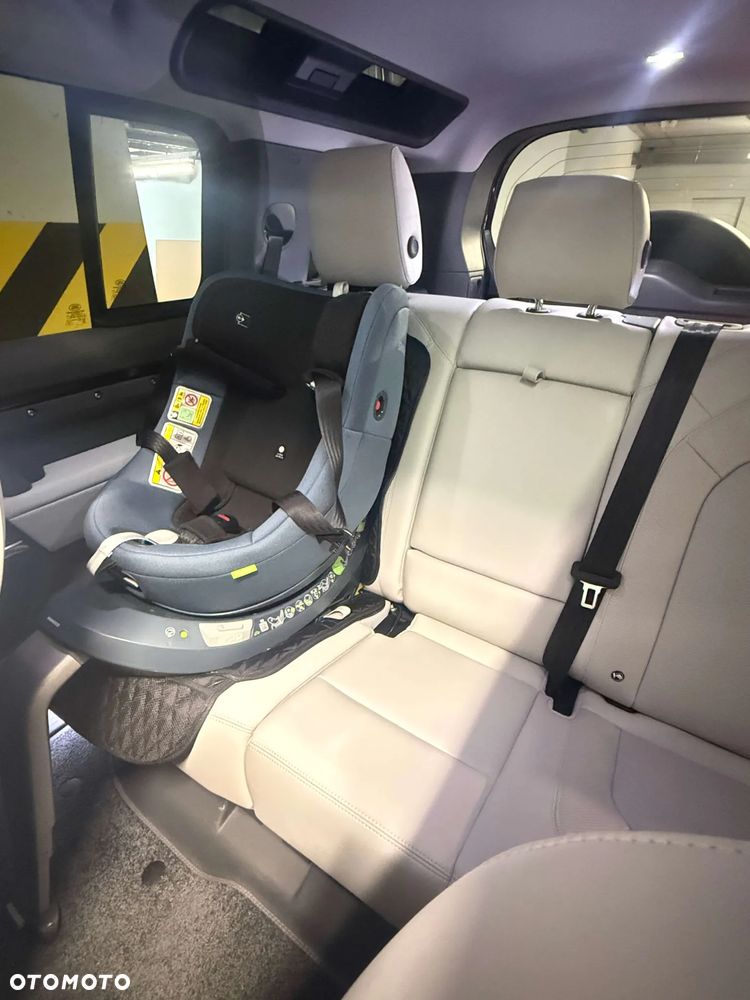 Land Rover Defender 3.0 D250 mHEV X-Dynamic S - 23