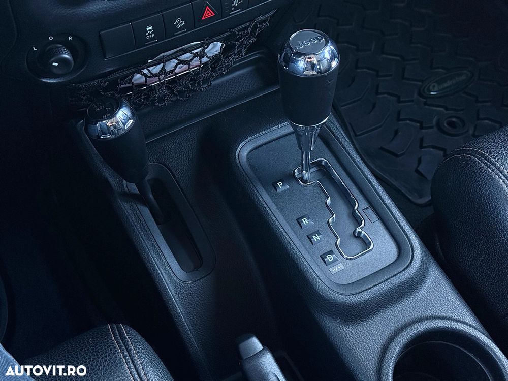 Jeep Wrangler 2.8 CRD AT Rubicon - 17