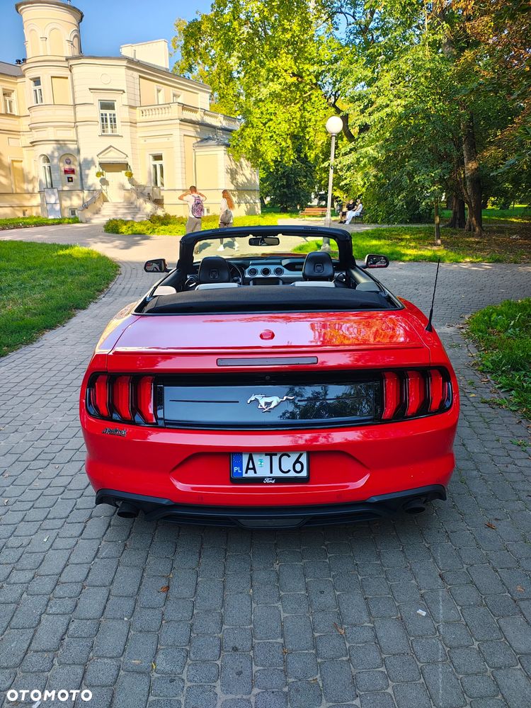 Ford Mustang - 8