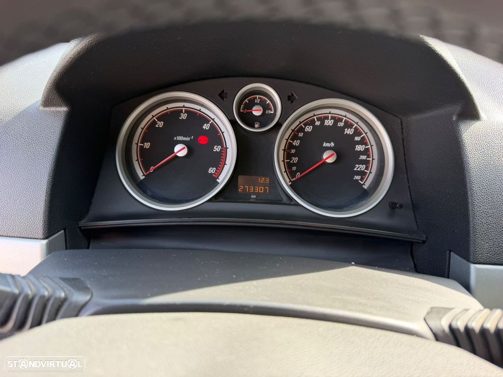Opel Astra GTC 1.3 CDTi - 31