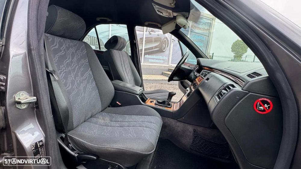 Mercedes-Benz E 220 CDI Classic - 15