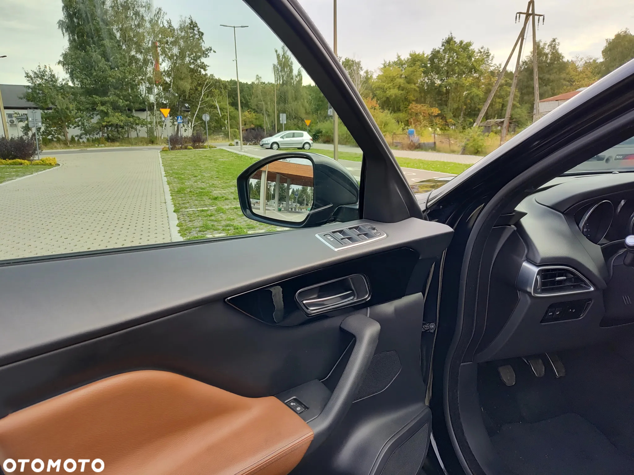 Jaguar F-Pace 2.0 i4D AWD Pure - 9