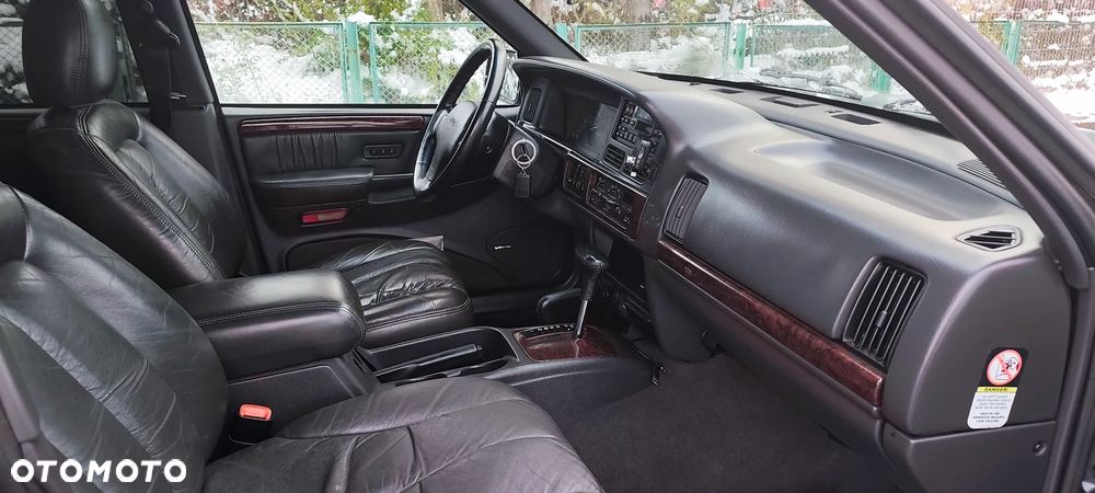 Jeep Grand Cherokee - 16
